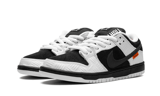 Nike SB Dunk Low Tightbooth